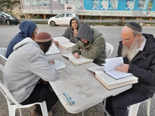 בתגובה לפיגוע: ישיבת חומש עברה לצומת בורקא
