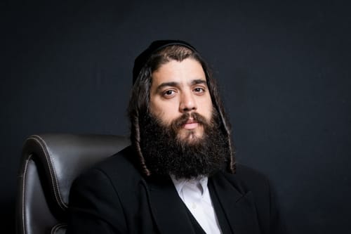 דרמה באלעד: בנו של השר הודח מראשות העיר