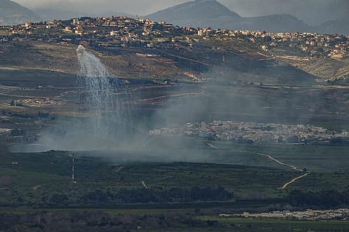 בעומק לבנון: צה"ל תקף מתחמים של חיזבאללה. צפו