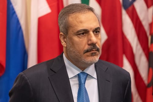 דיווח: שר החוץ הטורקי ייפגש עם הנהגת חמאס
