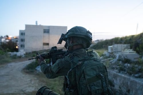 מתחת לאף שלנו מתרחשת אינתיפאדה שלישית, והבכירים שותקים