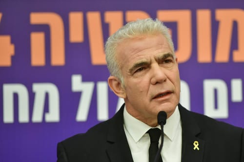 באופן חריג: לפיד תוקף בחריפות את מפגיני קפלן