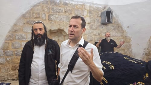 למרות הפיגוע: מאות עלו לקבר יוסף בשכם