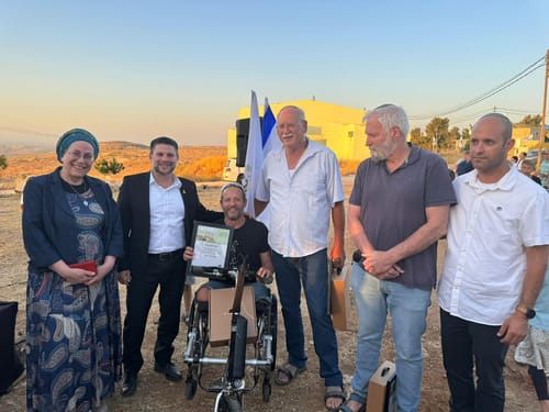 שהחיינו: הישובים עשהאל ואביגיל חוגגים הסדרה