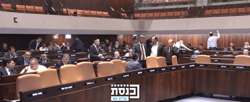 גלנט התנגד: אושרה החלת דין הרציפות על חוק הגיוס