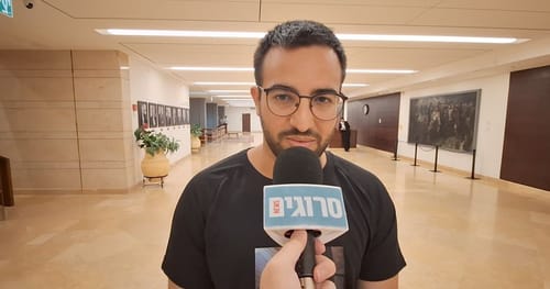 "המניע של רה"מ איננו טהור ומונע משיקול פוליטי"