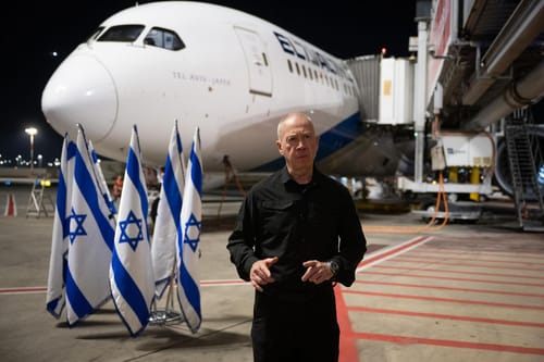 ברקע משבר הנשק עם ארה"ב: גלנט המריא לוושינגטון