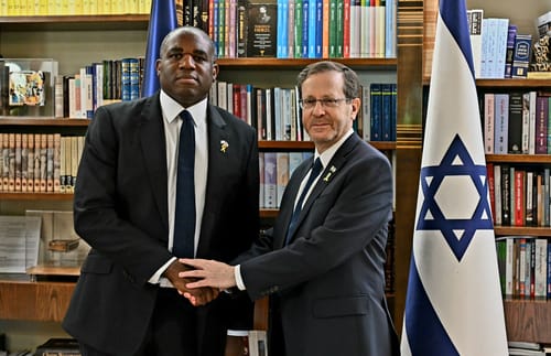 שר החוץ הבריטי להרצוג: מקווה שנראה הפסקת אש בקרוב