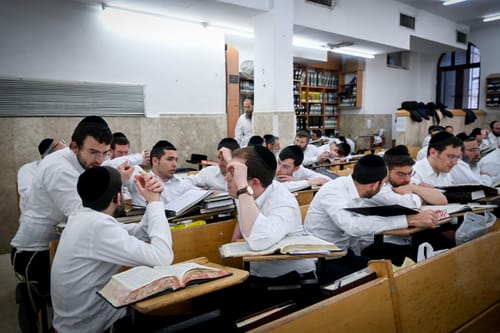 הקריאה לחרדים להישאר בישיבות, פוגעת בציונות הדתית