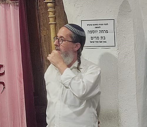 הרב מרדכי ציון, עוזרו של הרב אבינר, מתגייס לצה"ל בגיל 55