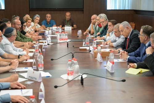 נתניהו הבטיח למשפחות השכולות: "לא נצא בשום מצב מציר פילדלפי"