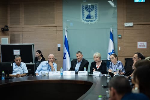 בעקבות ההדלפות: באופוזיציה דורשים דיון בוועדת החוץ והביטחון