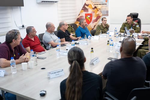 הרמטכ"ל לראשי רשויות בבקעה: "יש חשיבות גדולה לכיתות הכוננות"