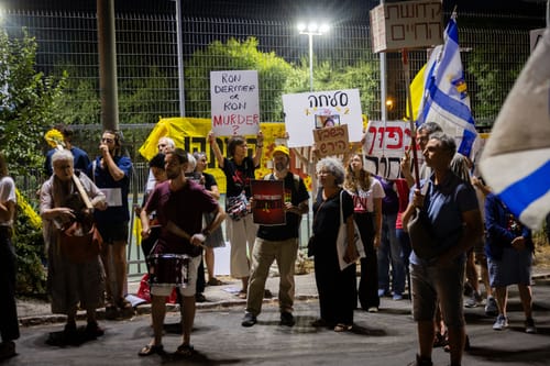 שלא יעבדו עליכם; זה לא פדיון שבויים