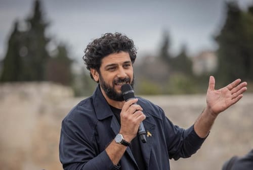 אביב אלוש בכנסת: "איך ילדינו לא מכירים את אברהם יצחק ויעקב"?