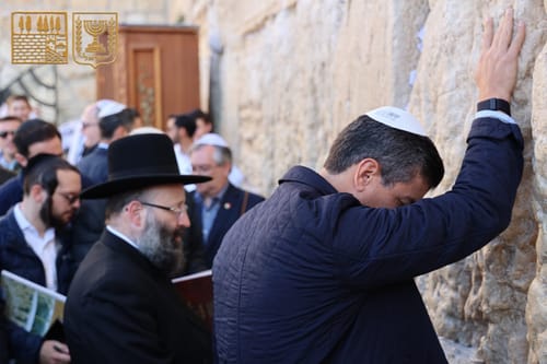 "אני כאן היום לומר תודה לאלוהים" נשיא פרגוואי בביקור בכותל