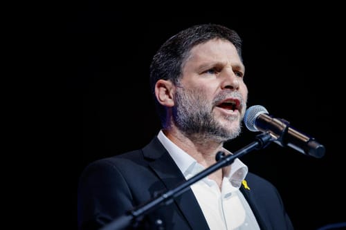 סמוטריץ' רותח: "קרקעות כמעט בחינם רק לציבור הערבי"