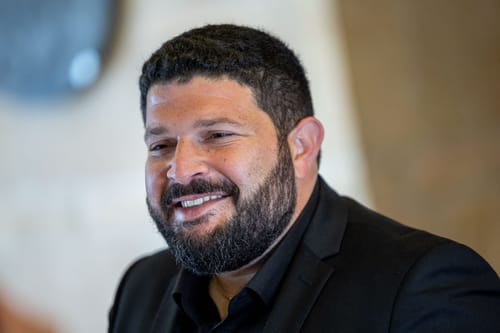 מי שלח את המסרון המכפיש נגד אלמוג כהן?