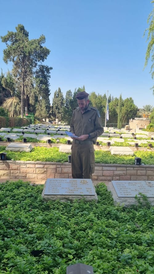 ביוזמת הרבנות: חיילים אומרים קדיש על חללי 'נצר אחרון'