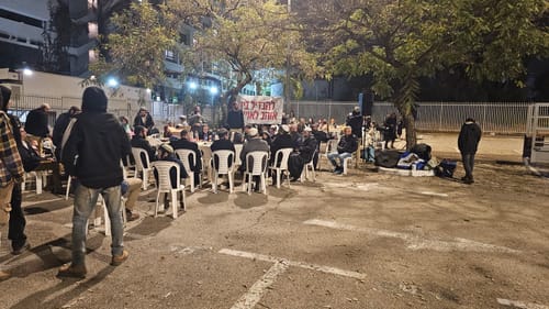 צפו: עשרות מתיישבים במלווה מלכה לרפואת הפצועים מירי השוטר
