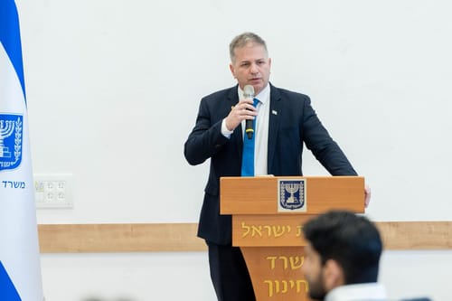 שר החינוך תוקף את רון חולדאי: "איבדת את הדרך"