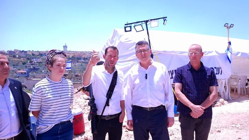 סער במקום הפיגוע בשומרון: "לא תקום מדינה פלסטינית"