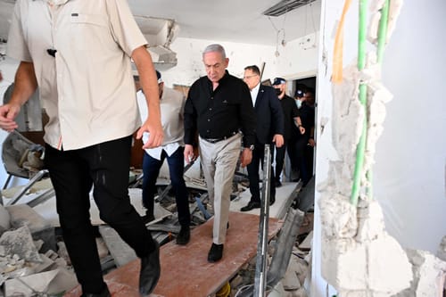נתניהו בזירת הנפילה בבת ים: איראן תשלם מחיר יקר