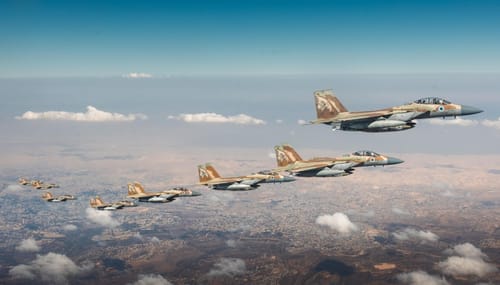 "כמו מבצע הביפרים": כך נראה גל התקיפות הראשון באיראן