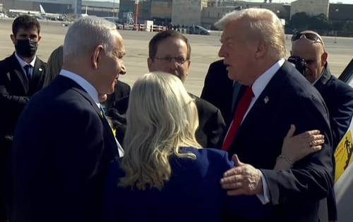 באופן חריג: טראמפ נחת בארץ – והזמין את נתניהו לעלות לרכבו