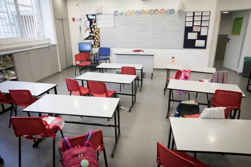 נחשף: זה המורה החשוד בביצוע מעשים מגונים בתלמידיו
