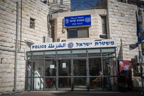 הזמר המוכר שנעצר בחשד לאלימות - ישוחרר למעצר בית