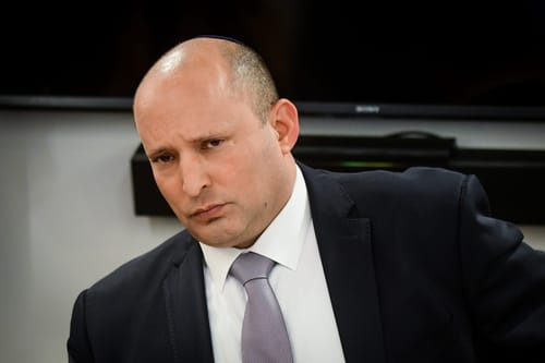 קרבות בגוש השמאל: בנט במתקפה נגד יאיר גולן