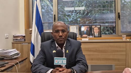 הראשון עם אומץ: משה סולומון מגיב לינון מגל