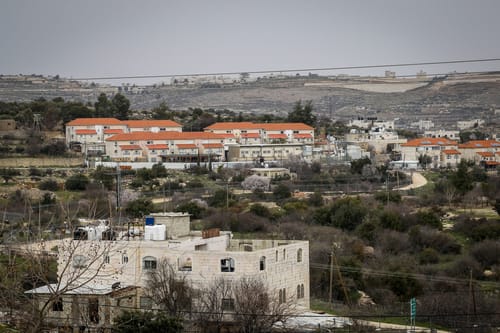 שוב ירי כבד סמוך לקריית ארבע: צה"ל מכתר את הבתים