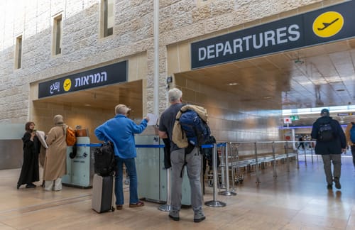 סיכול נדיר בנתב"ג: 186 בעלי חיים אקזוטיים הוברחו בתוך מזוודה