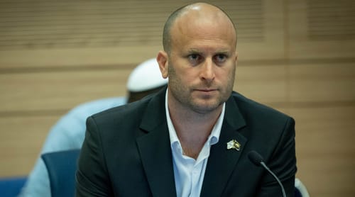 קרויזר דורש להדיח את מנהיג הפלג הקיצוני: "מעודד פורעים"