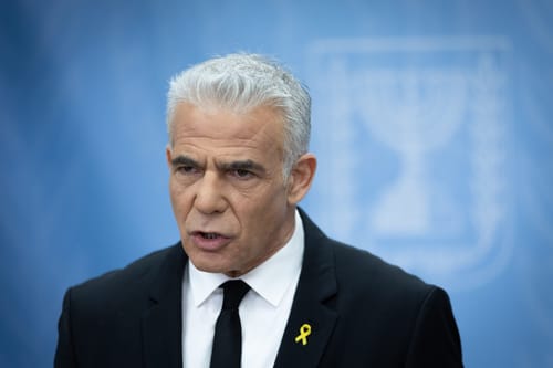 שוב מסתבך: השמאל במתקפה אדירה נגד יאיר לפיד
