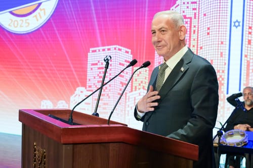 נתניהו חגג עם השרים בלוד והאשים: הפשיעה בגלל הייעוץ המשפטי