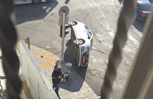 מהומות אלימות בירושלים: שוטרים נפצעו במהלך עימותים עם חרדים