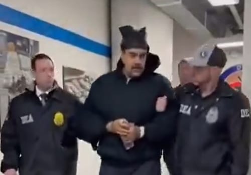 כשהוא מובל באזיקים: נשיא ונצואלה הגיע לניו יורק