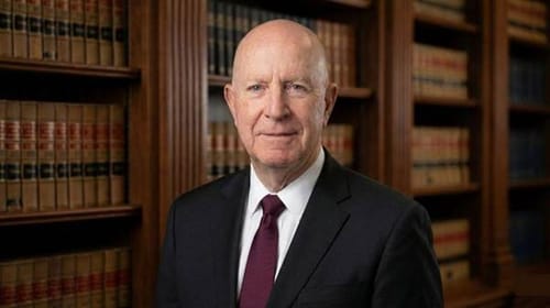 “הדרישה לתזה לפני דוקטורט היא שריד של מדיניות מיושנת”