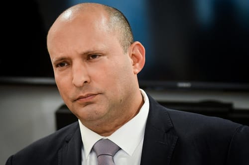 בנט מבטיח: "אבטל את חוק החרפה של בתי הדין הרבניים"