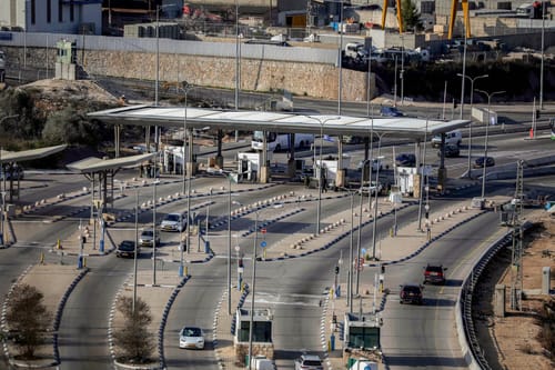 ניסיון הדריסה במחסום המנהרות: החשוד הסגיר את עצמו למשטרה