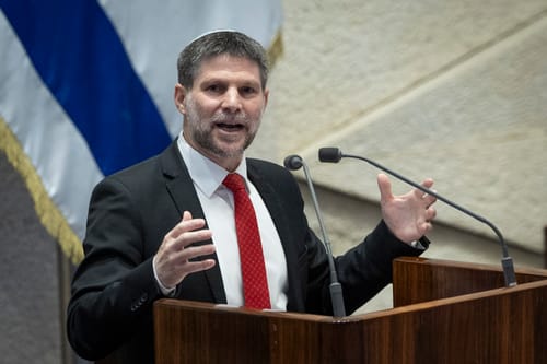 סמוטריץ' מאיים: תעצרו את החלב? אבטל מיד את המכסים