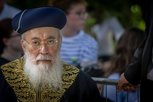 הרב עמאר: "עדיף שתתבטל הרבנות ולא לעשות מבחנים לנשים"