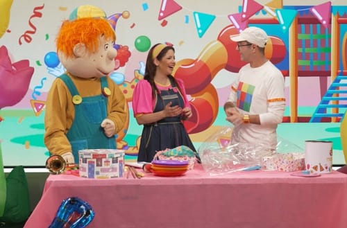 כל הילדים מוזמנים: בשכונה של אביה - ספיישל פורים