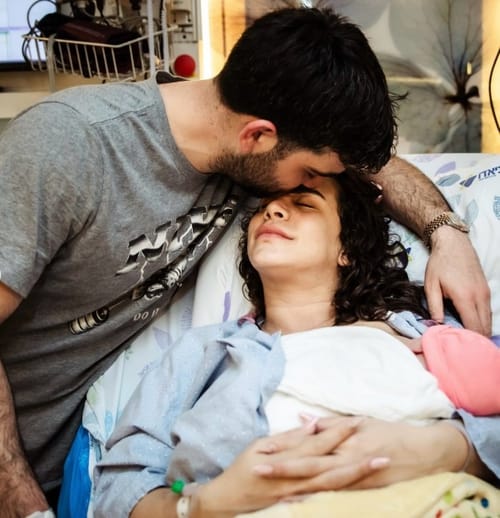 "הודו לה' כי טוב": כוכבת הרשת אורין ג'ולי הפכה לאמא