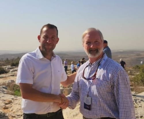 אחרי הביקור בשומרון: חוק ההכרה ביו"ש עבר בטנסי