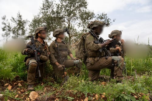 ארבעה לוחמי מילואים נפצעו מפגיעת רחפן נפץ בדרום לבנון