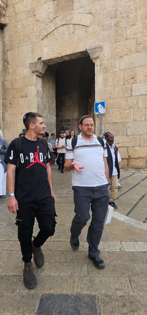 המתגיירים הגיעו לכותל: "יש לכולנו אבא אחד בשמיים"